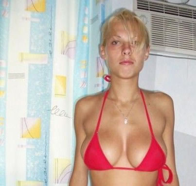tetona en bikini roja-4